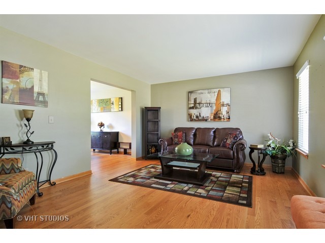 2205 Wesmere Lakes Dr, Plainfield, IL 60586 photo 2
