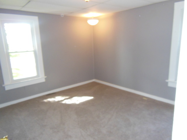 221 W Hall St, Sandwich, IL 60548 photo 6