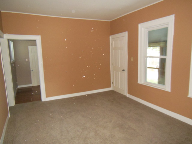 221 W Hall St, Sandwich, IL 60548 photo 12