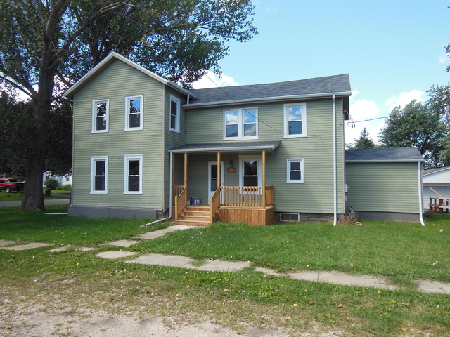 221 W Hall St, Sandwich, IL 60548 photo 1