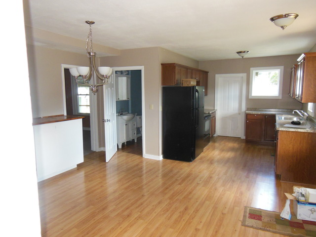 221 W Hall St, Sandwich, IL 60548 photo 5
