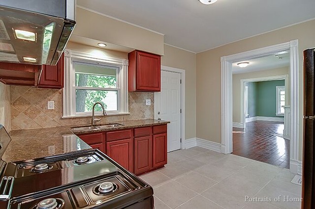 348 S Broadway St, Aurora, IL 60505 photo 9