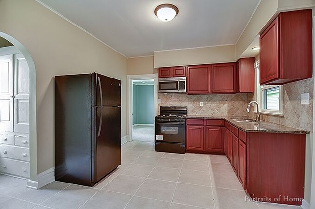 348 S Broadway St, Aurora, IL 60505 photo 10