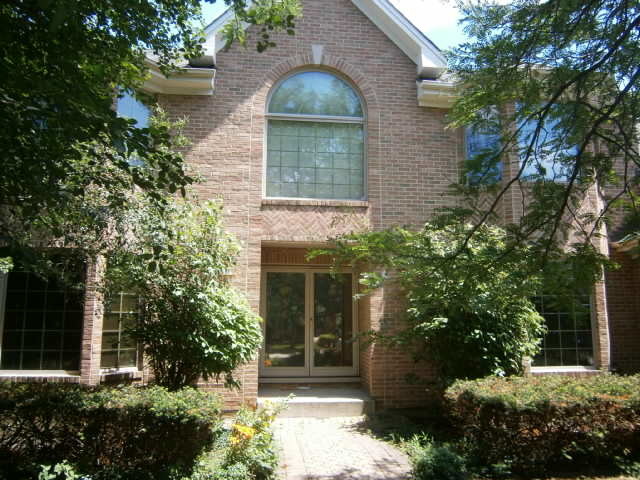 6129 Willowood Ln, Willowbrook, IL 60527 photo 1