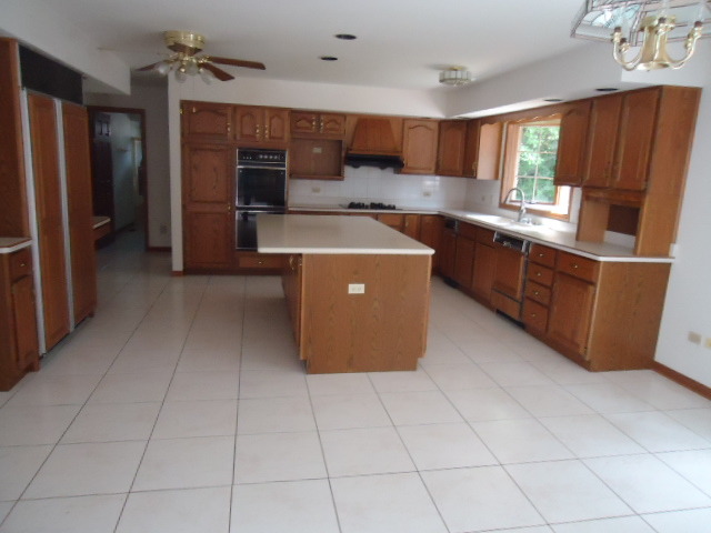 6129 Willowood Ln, Willowbrook, IL 60527 photo 7