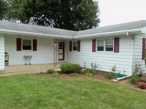 3765 N School Dr, Morris, IL 60450 photo 2