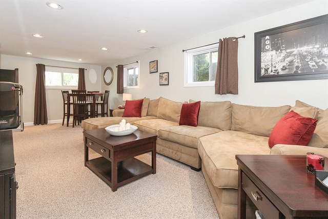 565 Aberdeen St, Hoffman Estates, IL 60169 photo 17