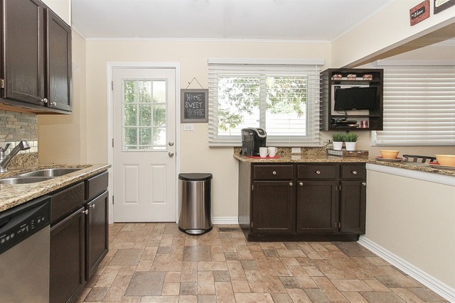 565 Aberdeen St, Hoffman Estates, IL 60169 photo 8
