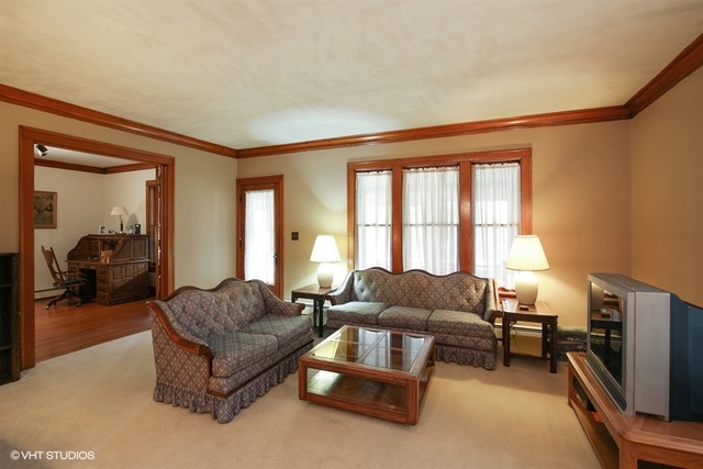 520 Mcclure Ave, Elgin, IL 60123 photo 2