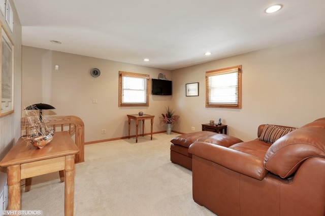 1739 Morse Ave, Des Plaines, IL 60018 photo 11