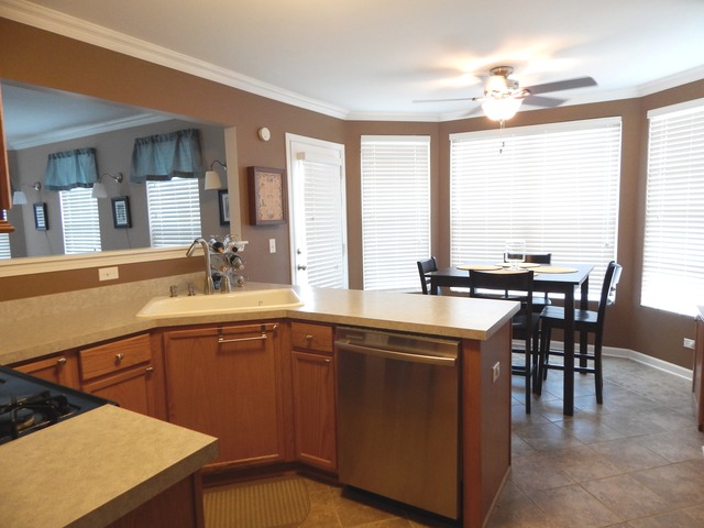 839 Symphony Dr, Aurora, IL 60504 photo 5