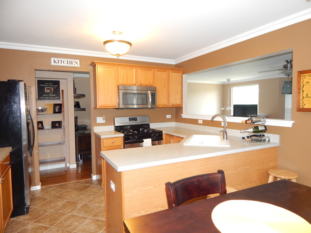 839 Symphony Dr, Aurora, IL 60504 photo 4