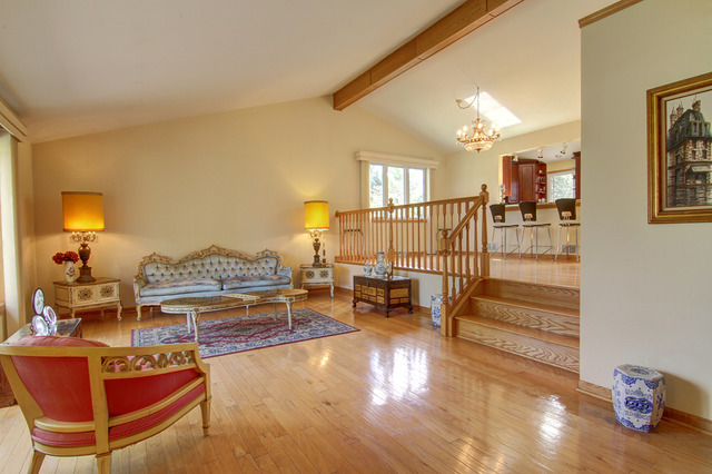 17 W063 Elm Ct, Willowbrook, IL 60527 photo 4
