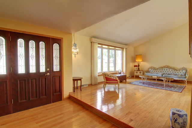 17 W063 Elm Ct, Willowbrook, IL 60527 photo 3
