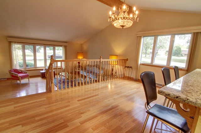 17 W063 Elm Ct, Willowbrook, IL 60527 photo 5