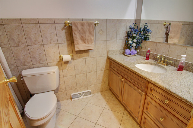 17 W063 Elm Ct, Willowbrook, IL 60527 photo 14
