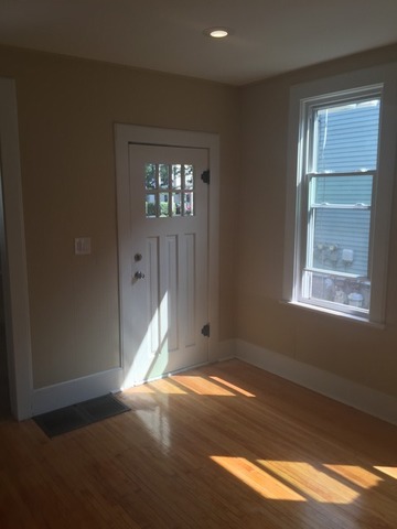 523 Walnut Ave, Elgin, IL 60123 photo 4