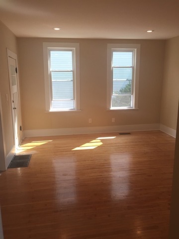 523 Walnut Ave, Elgin, IL 60123 photo 9