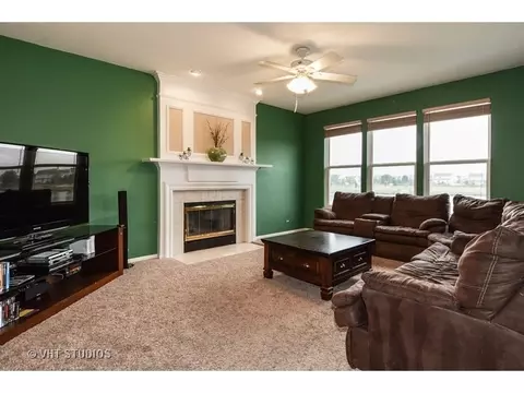2203 Baxter Ct, Elgin, IL 60123 photo 9