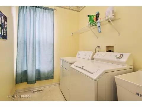 2203 Baxter Ct, Elgin, IL 60123 photo 16