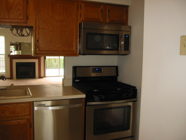 1005 Bentley Ln, Bartlett, IL 60103 photo 2