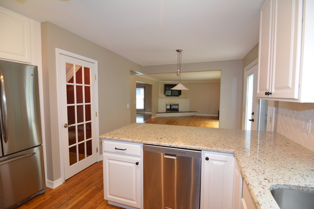 2323 Tara Dr, Elgin, IL 60123 photo 7
