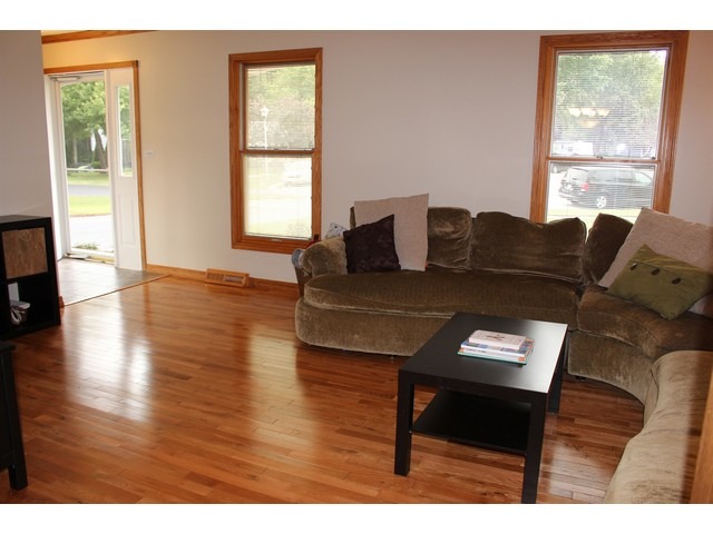 402 Kickapoo Ave, Batavia, IL 60510 photo 4