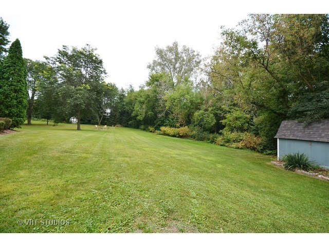 402 Kickapoo Ave, Batavia, IL 60510 photo 2