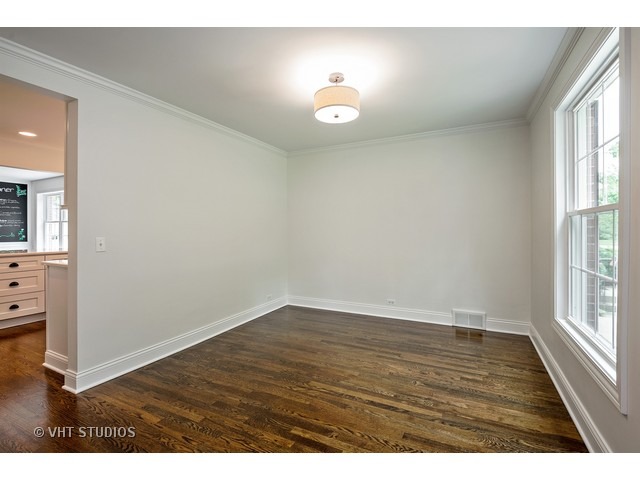 60 Longcommon Rd, Riverside, IL 60546 photo 5