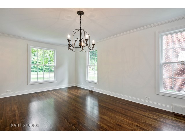 60 Longcommon Rd, Riverside, IL 60546 photo 4