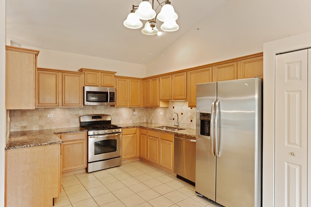 140 Commons Ct, Wheeling, IL 60090 photo 4