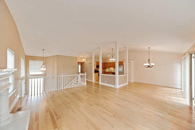140 Commons Ct, Wheeling, IL 60090 photo 3