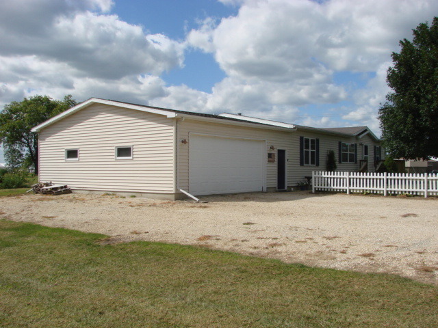 419 E 10th Ave, Lyndon, IL 61261 photo 4