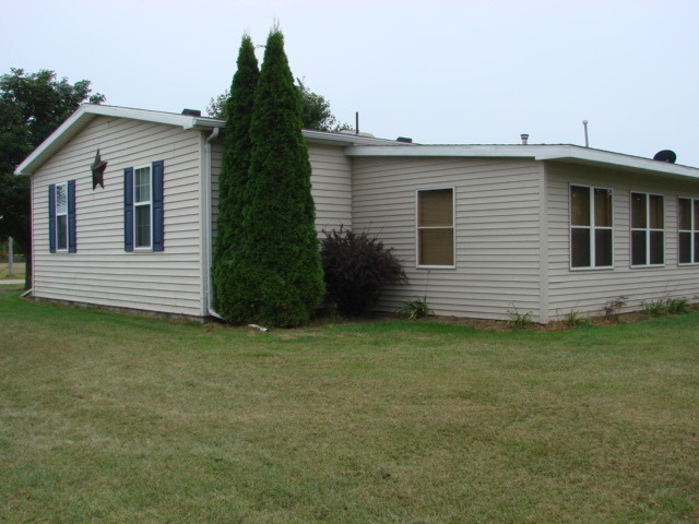 419 E 10th Ave, Lyndon, IL 61261 photo 22