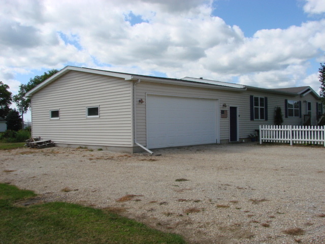 419 E 10th Ave, Lyndon, IL 61261 photo 7