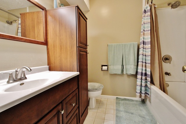 613 S Orchid Path, Mchenry, IL 60050 photo 9