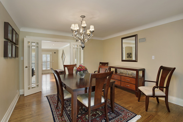 821 Windsor Rd, Glenview, IL 60025 photo 2