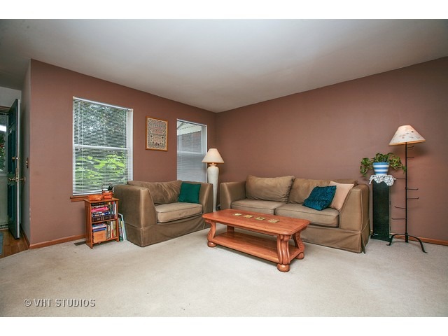920 Perry Dr, Algonquin, IL 60102 photo 2