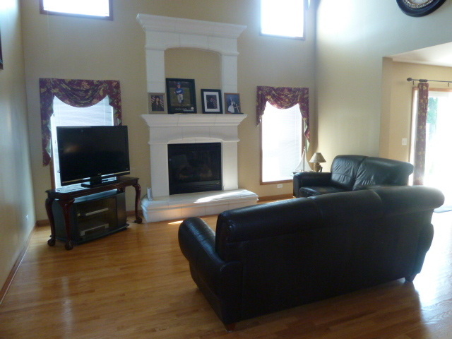439 E Comstock Ave, Addison, IL 60101 photo 6