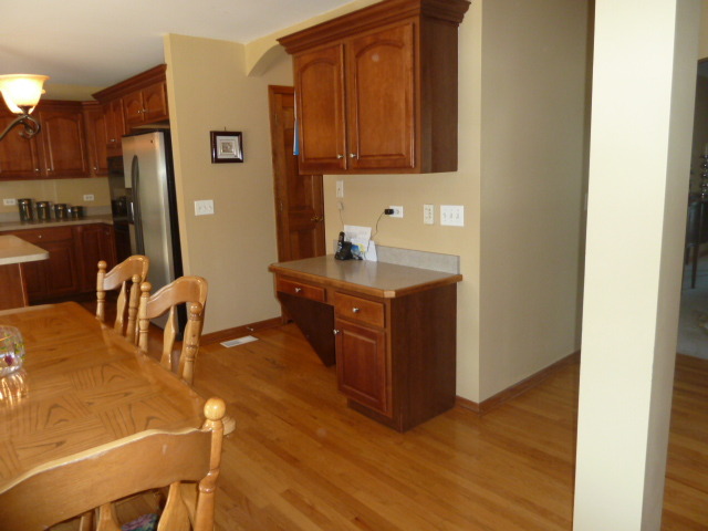439 E Comstock Ave, Addison, IL 60101 photo 11