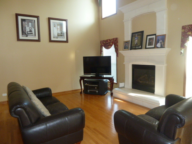 439 E Comstock Ave, Addison, IL 60101 photo 7