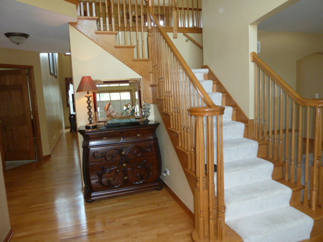 439 E Comstock Ave, Addison, IL 60101 photo 4