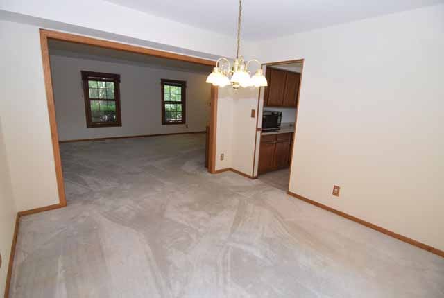 5211 Abbey Dr, Mchenry, IL 60050 photo 5