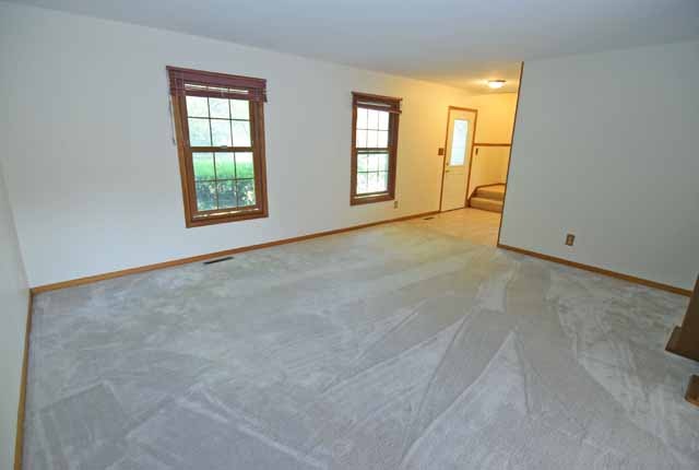 5211 Abbey Dr, Mchenry, IL 60050 photo 3