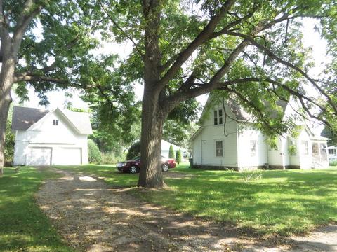 9702 Main St, Hebron, IL 60034 photo 2
