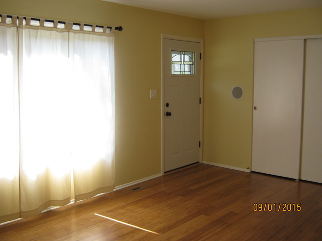 4610 Front Royal Dr, Mchenry, IL 60050 photo 2