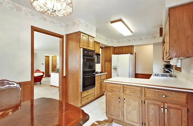 760 Madelyn Dr, Des Plaines, IL 60016 photo 4