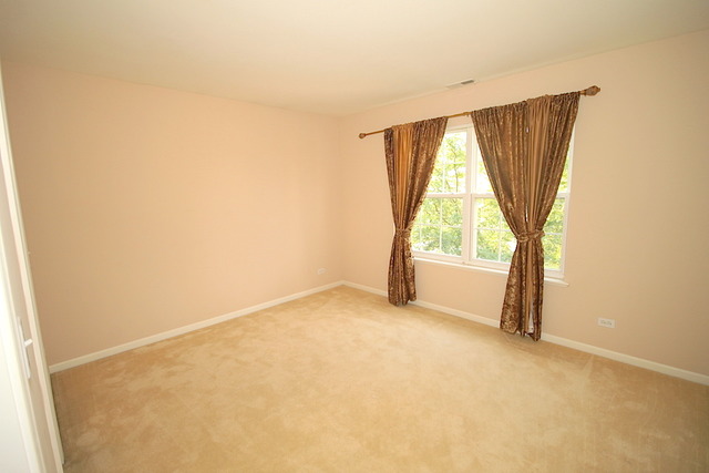 6095 Russell Dr, Hoffman Estates, IL 60192 photo 21