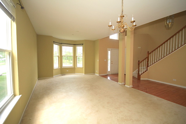 6095 Russell Dr, Hoffman Estates, IL 60192 photo 3