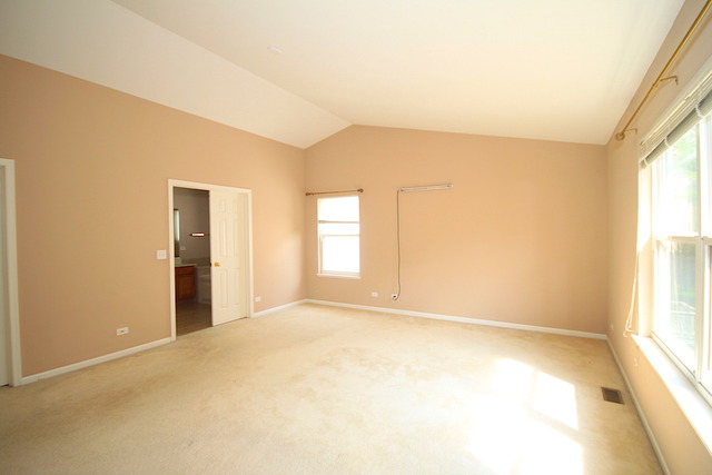 6095 Russell Dr, Hoffman Estates, IL 60192 photo 14
